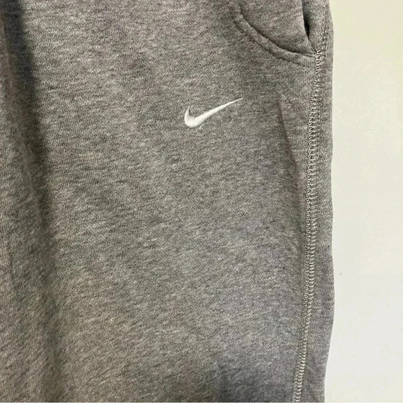 Nike grey  sweatpants - Picture 2 of 5